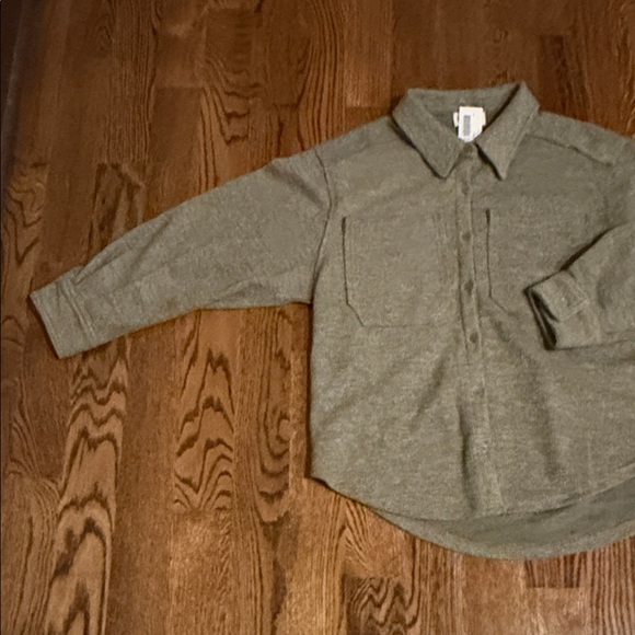 New In Ribbed Button-Up Overshirt in Olive large - Picture 7 of 13